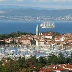 Apartmaji Ela 1 Izola